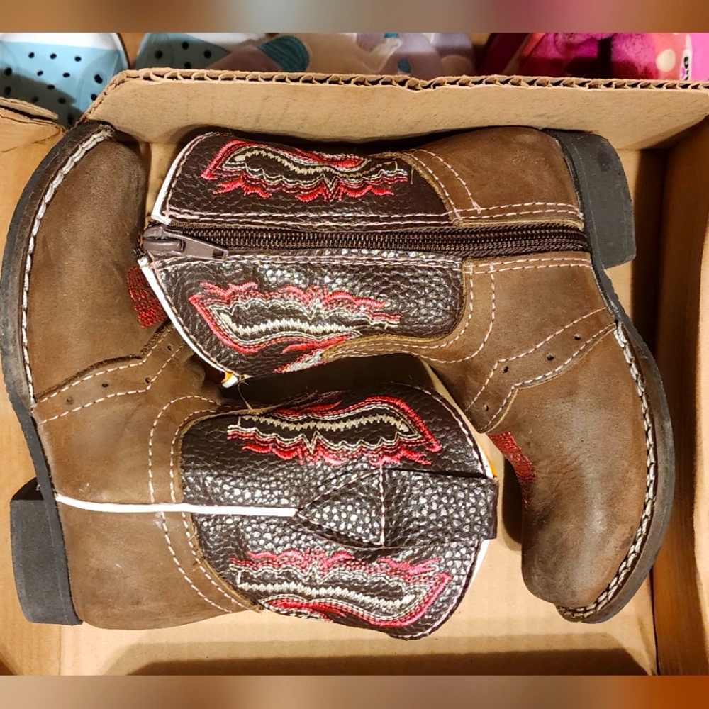 Girls toddler boots size 7/8
